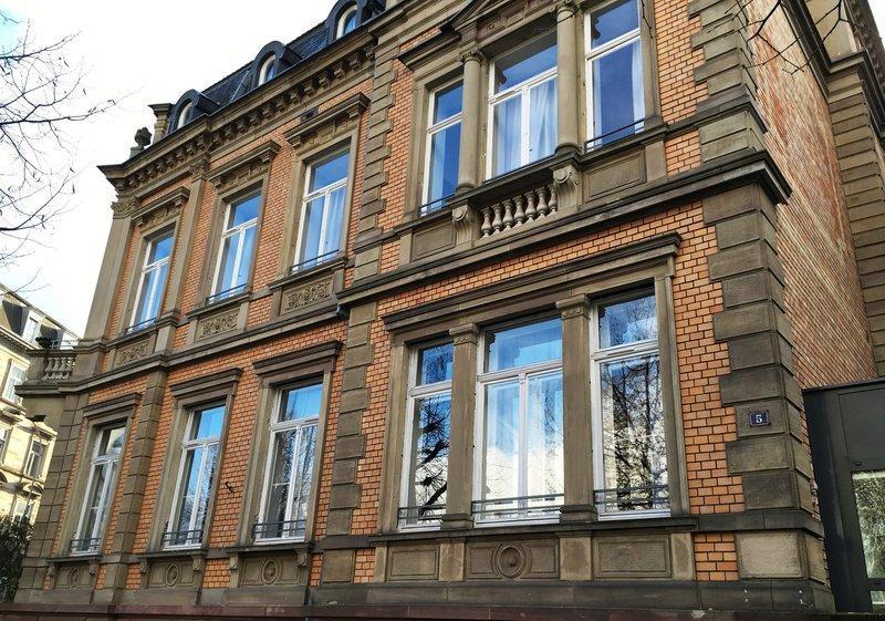 Adonis Straßburg
